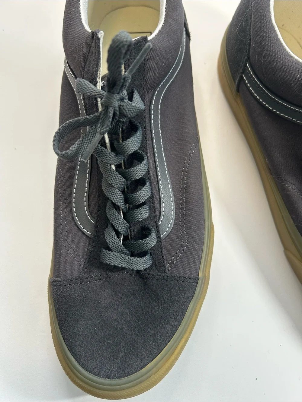Vans Men's Dark Gray Suede Old Skool Sneakers with Gum Sole, Never Worn,